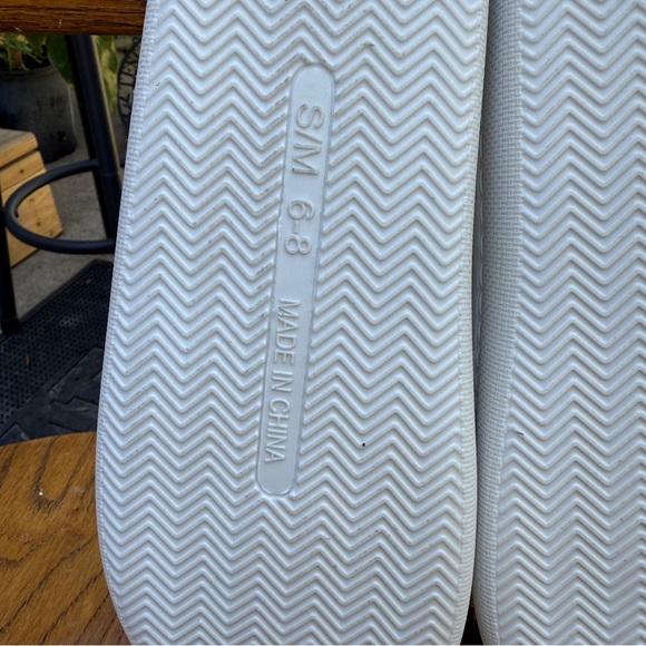 Halloween Pumpkin Slides Women’s Size SM 6-8 EUC Cute Fall Slippers White - Picture 9 of 9